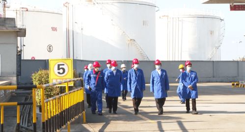 海陵區(qū)領(lǐng)導帶隊開展節(jié)前綜合檢查與慰問，保障安全祥和過佳節(jié)